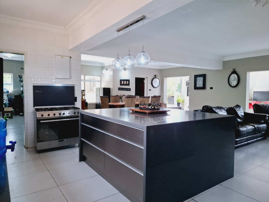 5 Bedroom Property for Sale in Rayton Free State